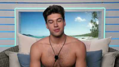 >> THREE GIRLS STEPPED FORWARD
FOR ME, WHICH WAS EXCITING. - Love Island