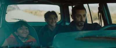 -Three, two... one!
-Go, Dad! - Encounter