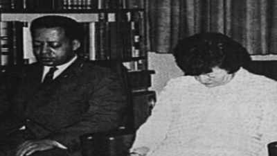 Through hypnosis,
both Betty and Barney - Alien Chronicles: Top UFO Encounters