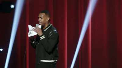 Throughout the entire song,
Desiigner is screaming... - Marlon Wayans: Woke-ish