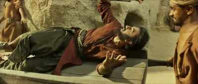 Throw me a salute - Shamshera