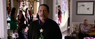 Throw it out This tree is a cancer - A Very Harold & Kumar Christmas