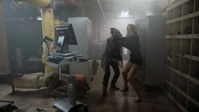 Throw another shark on the barbie eh - Sharknado 5: Global Swarming