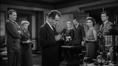 Throw these guns away - House on Haunted Hill