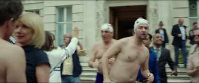 ♪ Throw those curtains wide ♪ - Swimming with Men