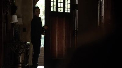 [Thud] - The Vampire Diaries