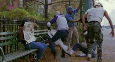 (thugs chattering)
(pulsing electronic music) - New York Ninja