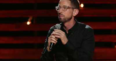Thumbs down!" - Neal Brennan: 3 Mics