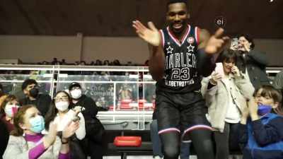 [THUNDER CLAPPING] - Harlem Globetrotters: Play It Forward