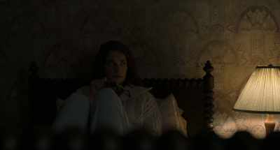 - [thunder rumbling]
- [raindrops pattering] - I Am the Pretty Thing That Lives in the House