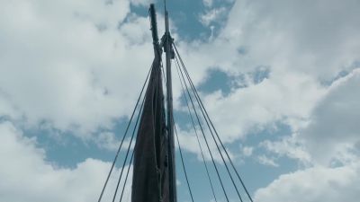 [thunder rumbling] - Vikings