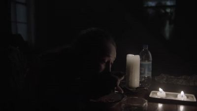 [Thunder rumbling] - Fear the Walking Dead