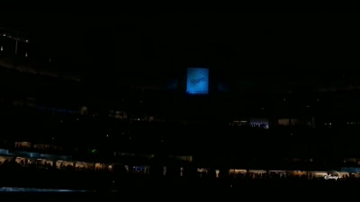 (thunder rumbling) - Elton John Live: Farewell from Dodger Stadium