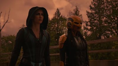 [thunder rumbling] - Supergirl