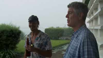 [thunder rumbling] - Roadrunner: A Film About Anthony Bourdain