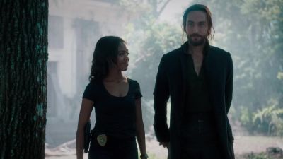 (thunder rumbling) - Sleepy Hollow