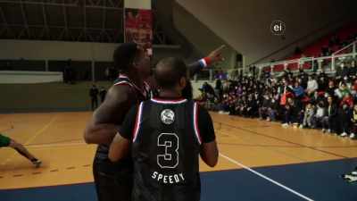 [THUNDER SPEAKING SPANISH] - Harlem Globetrotters: Play It Forward