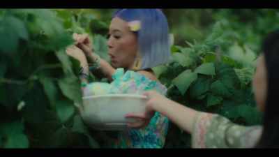[Thuy] It was hard for her
to verbally express love. - Street Food: USA