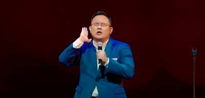 Tidak ada, tidak ada.
Sendirian, sendirian, sendirian." - Dr Jason Leong: Ride with Caution