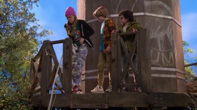Tie off the rope. - BUNK'D