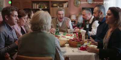 - Tiene razón, tiene razón.
- No tiene razón. - Ajvar