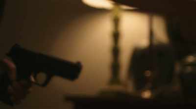 Ties it around
Jamie Polites´ neck, - The Lesson Is Murder