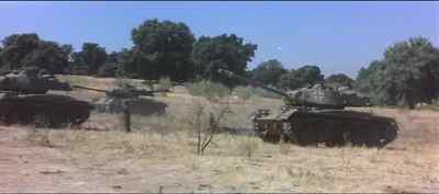 Tiger 3, 7 e 2: reagrupem
na linha central, e avancem. - From Hell to Victory