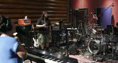 - [Tim] Nick is absolutely
my favorite rock producer. - Evanescence: Embracing the Bitter Truth