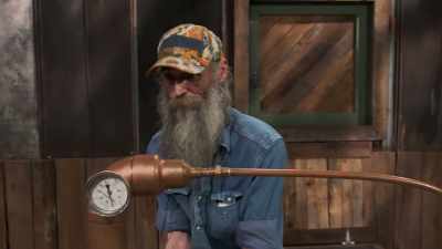 [tim] well, he's got
a gauge up there - Moonshiners: Master Distiller