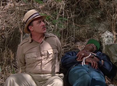 - Time to go.
- l insist you let me change his bandage. - Magnum, P.I.