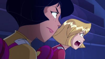 Time to open a capsule
and see what we can find. - Totally Spies!