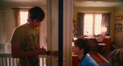 Time out, Rodrick.
l have to pee. - Diary of a Wimpy Kid