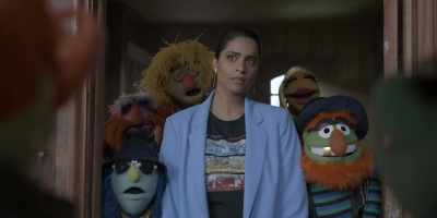 TINA: We're here to bring you
on home, Junior. (CHUCKLES) - The Muppets Mayhem