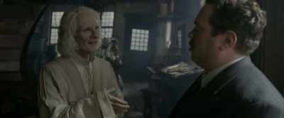 Tina's up here. She's
all by her lonesome, - Fantastic Beasts: The Crimes of Grindelwald