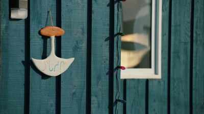 - (ting) babe,
 can you come here? - North of North