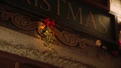 (♪♪♪)
(tinkling) - Always and Forever Christmas