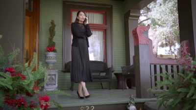 - Tippy's neighbor
who's a detective - It’s Beginning to Look a Lot Like Murder