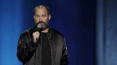 Tipul ăla s-a lovit la cap şi acum... - Tom Segura: Disgraceful