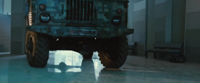 (TIRES SCREECHING) - The Expendables 2