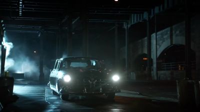 (tires screeching) - Gotham