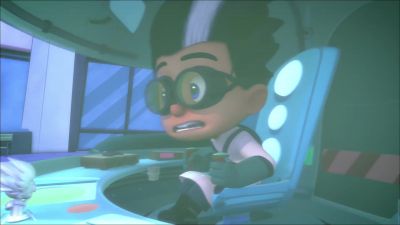 -[tires squeal]
-Huh? Why am I stopping? - PJ Masks