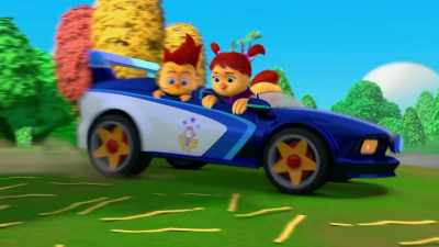 [tires squeal] - The Chicken Squad