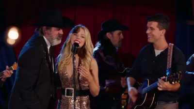 ♪ 'Tis the season to be jolly  - A Bluegrass Christmas