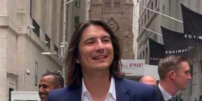 To be clear,
Citadel is Robinhood's
biggest customer. - Apes Together Strong