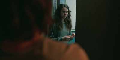 - To become a carpenter?
- Yeah. I've been thinking about it a lot. - Maid