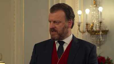 To break the truce - A Christmas Prince: The Royal Baby
