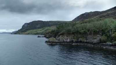 To further test their ability
to trust, - Celebrity SAS: Who Dares Wins