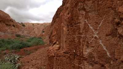 To get to where he thinks
the opal is buried, - Outback Opal Hunters