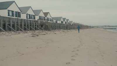 To have him
walking down a beach, - Roadrunner: A Film About Anthony Bourdain