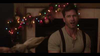 To ja-- Oh, no. There has been
a misunderstanding. - Catch Me If You Claus
